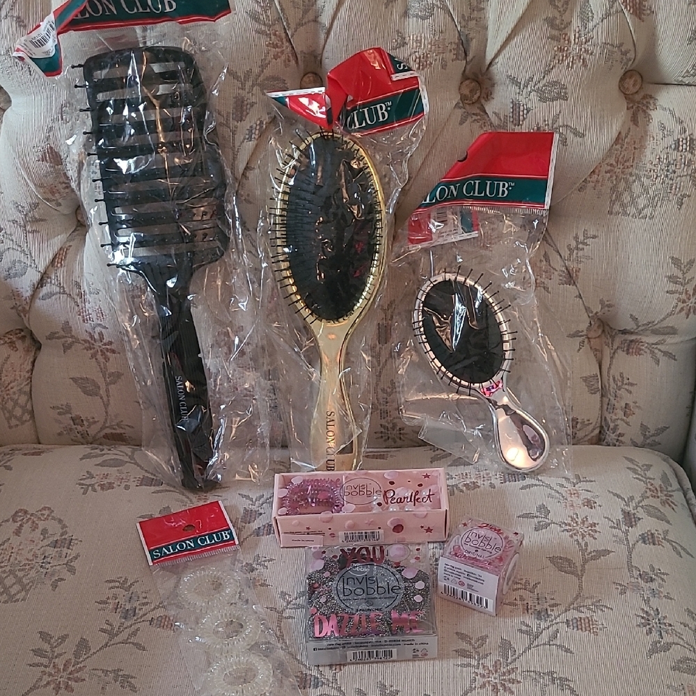Salon Club Hair Brush Set with Invisibobble Hair Ties & Accessories